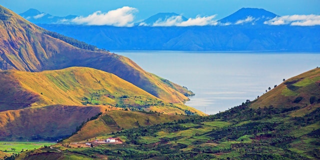Singapur-Sumatra Rundreise mit Vulkanen, Tierwelt und Erholung