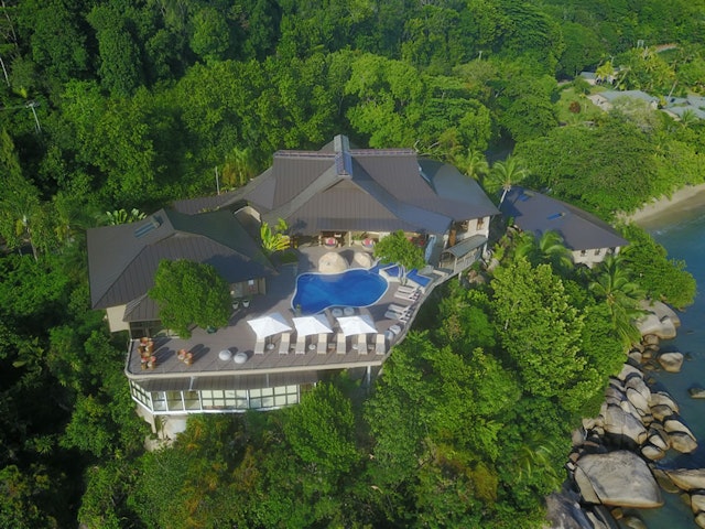 Coco de Mer Hotel Black Parrot Suites