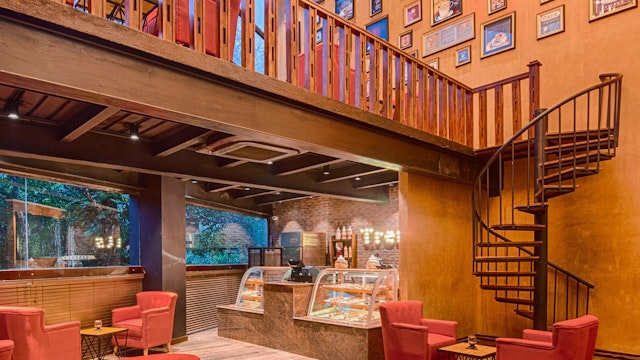 The Golden Crown Kandy