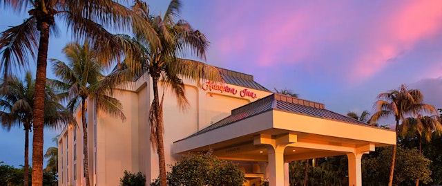 Hampton Inn Naples-Central