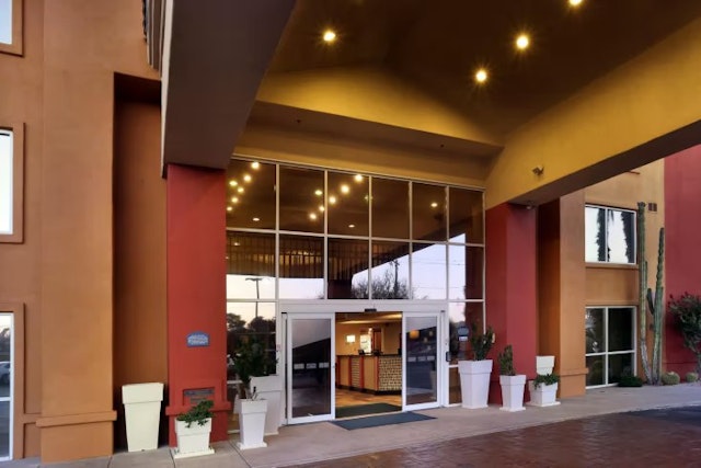 Holiday Inn Express & Suites Scottsdale - Old Town
