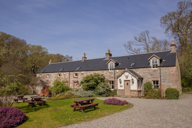 The Loch Lomond Arms