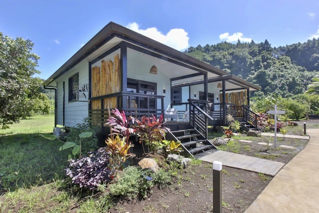 Sublime Tahiti Beach Retreat