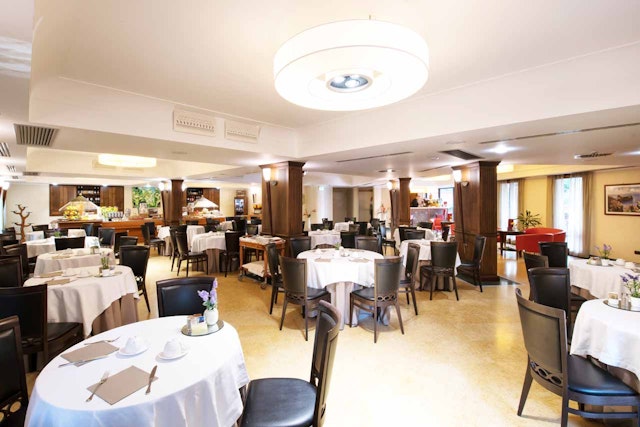 Artemis Hotel