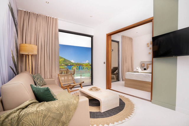 Cook's Bay Hotel & Suites