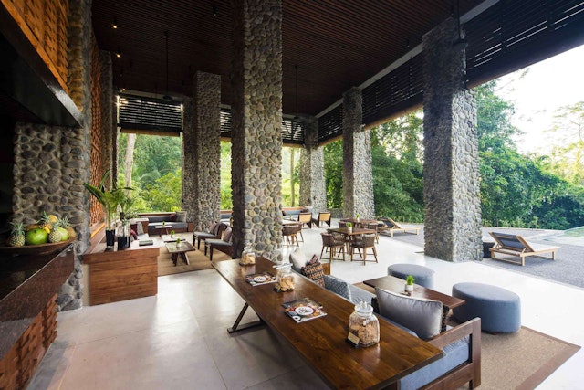 Alila Manggis
