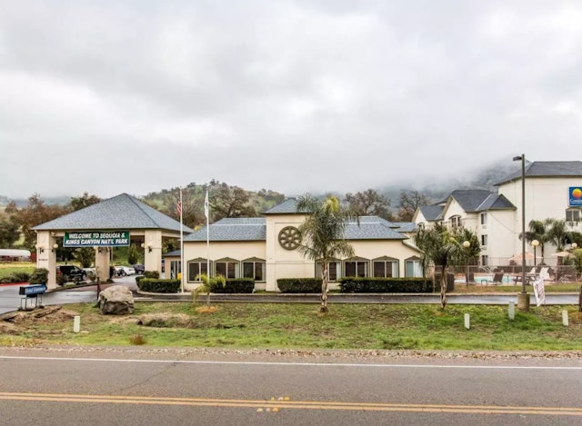 Comfort Inn & Suites Sequoia Kings Canyon