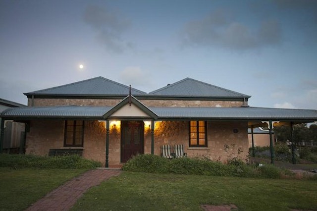 Robe House