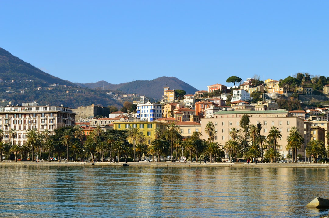 Erleben Sie die Schönheit Liguriens in Genua und La Spezia 