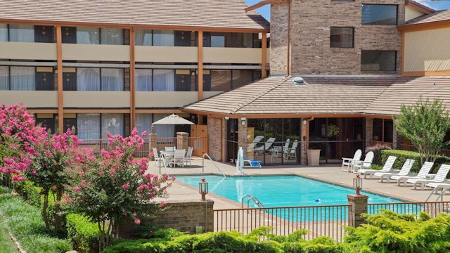 Best Western Plus Saddleback Inn & Conference Center