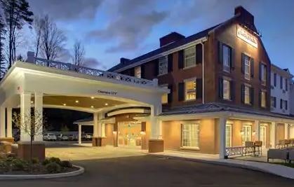 Hampton Inn & Suites Manchester