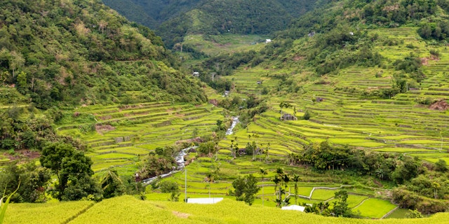 Philippinen Rundreise mit Chocolate Hills, Stränden und Geschichte