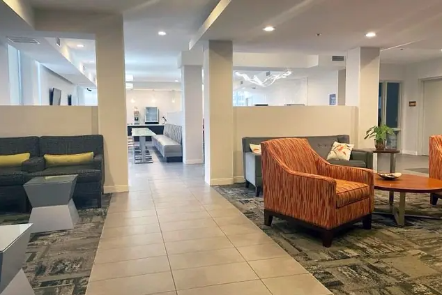 La Quinta Inn & Suites by Wyndham Tulsa Downtown/Route 66