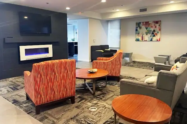 La Quinta Inn & Suites by Wyndham Tulsa Downtown/Route 66