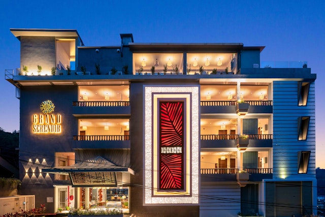 Serendip Stone Luxury Hotel
