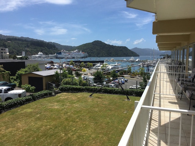 Picton Beachcomber Inn