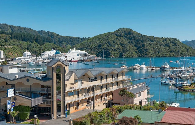 Picton Beachcomber Inn