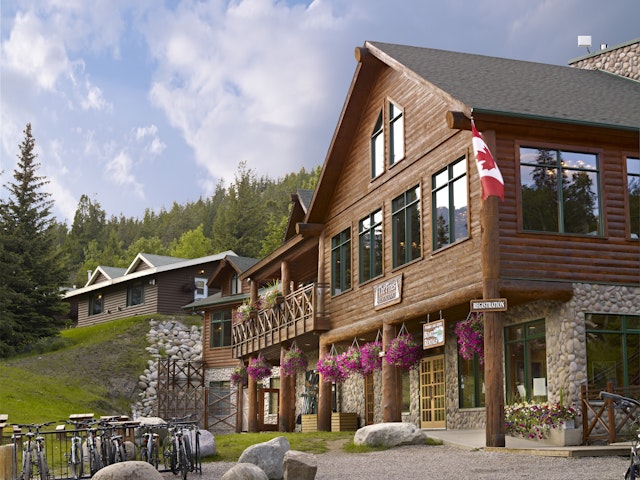 Pyramid Lake Lodge