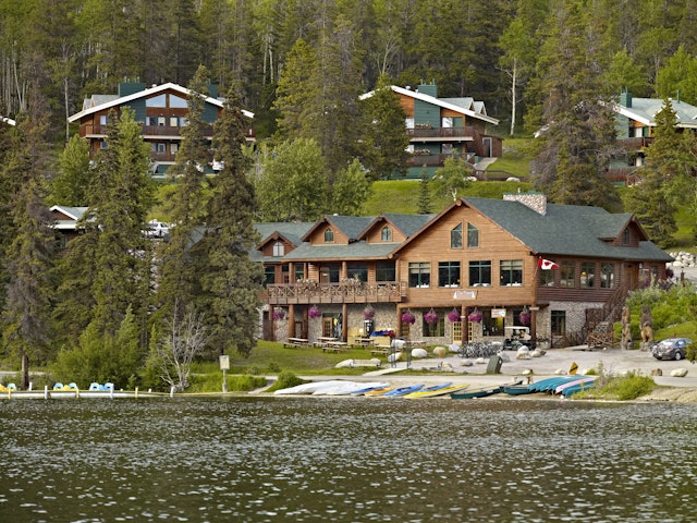 Pyramid Lake Lodge