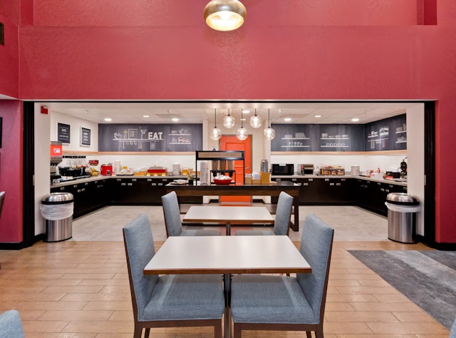 Hampton Inn & Suites Palm Desert