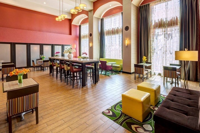 Hampton Inn & Suites Palm Desert