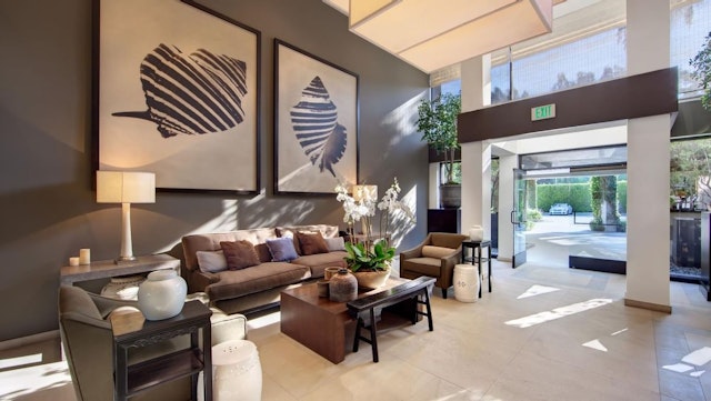 Luxe Sunset Boulevard Hotel