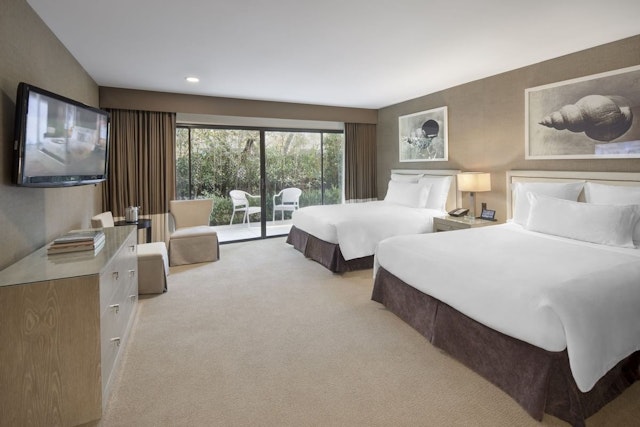 Luxe Sunset Boulevard Hotel