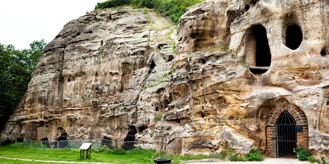 England Luxury Tour with Private Driver: Explore Historic Cities in Style - main image