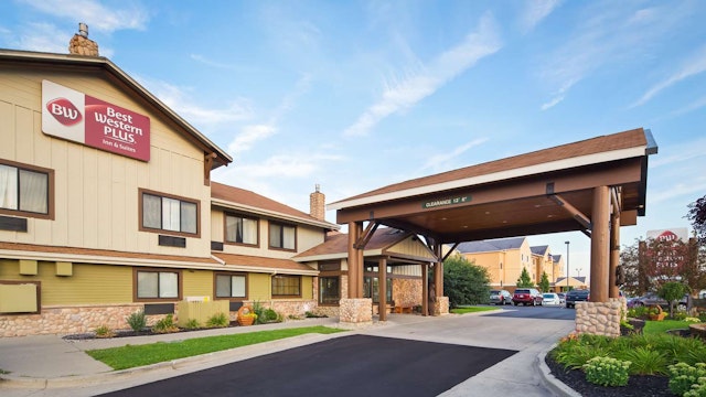 Best Western Plus Holland Inn & Suites