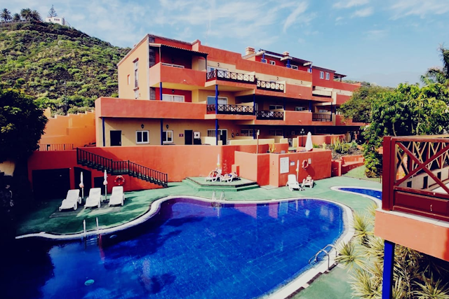 Apartamentos Turísticos El Cerrito