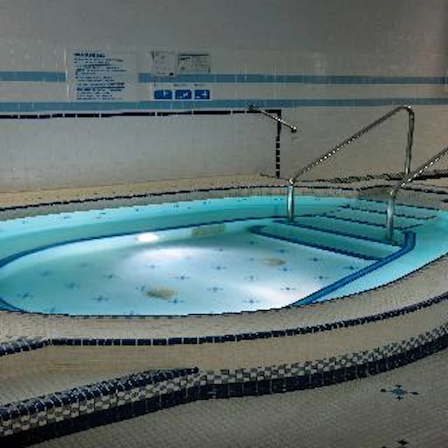 Royal Scot Hotel & Suites