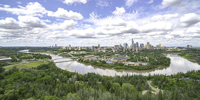 Berge und Prärie Kanadas entdecken