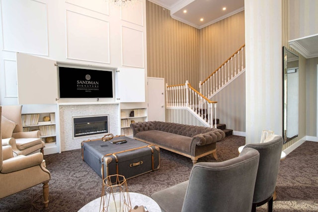 Sandman Signature Edmonton Downtown Hotel