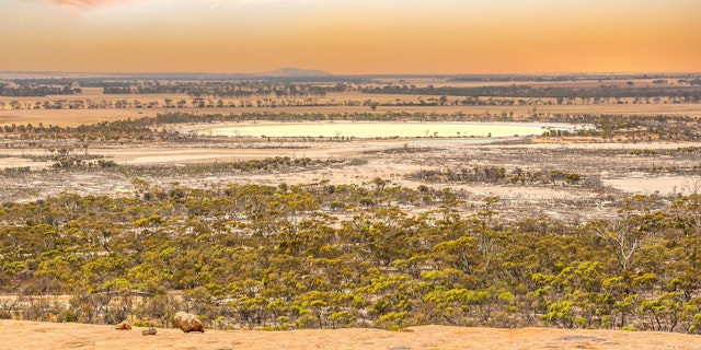 Hyden-5