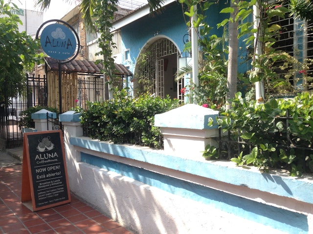 Aluna Casa y Cafe