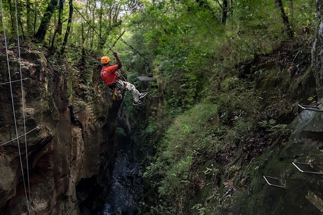 Hotel Hacienda Guachipelin Canyon Canopy Tour