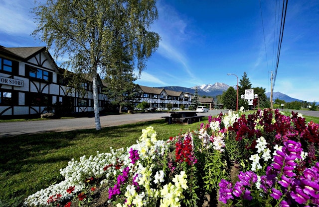 Prestige Hudson Bay Lodge