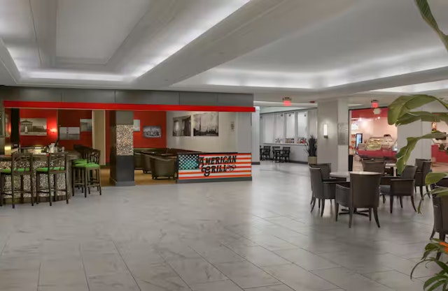 DoubleTree by Hilton at the Entrance to Universal Orlando