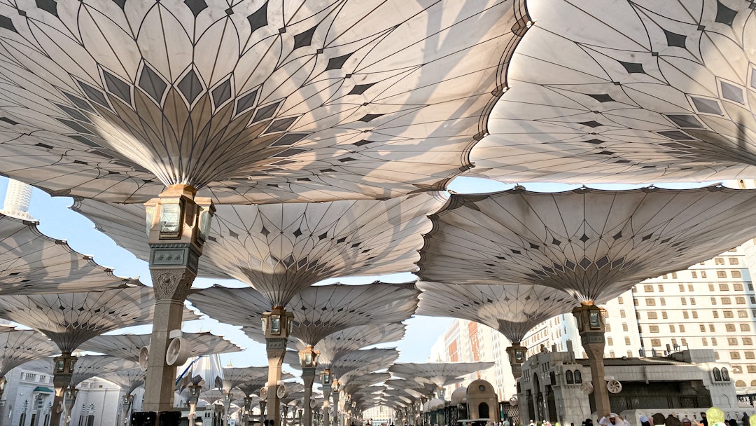 Baden in Saudi-Arabien: Zwischen Wüste und Kristallwasser