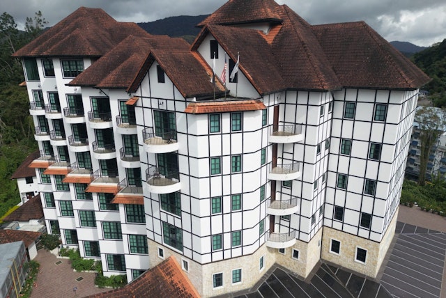 Hotel De'la Ferns