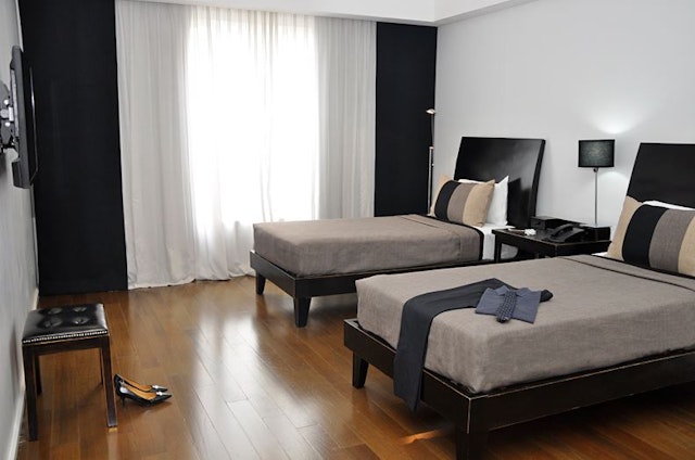 Broadway Hotel & Suites