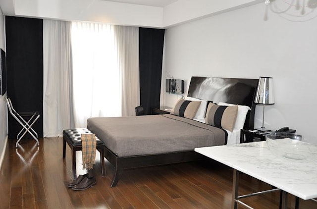 Broadway Hotel & Suites