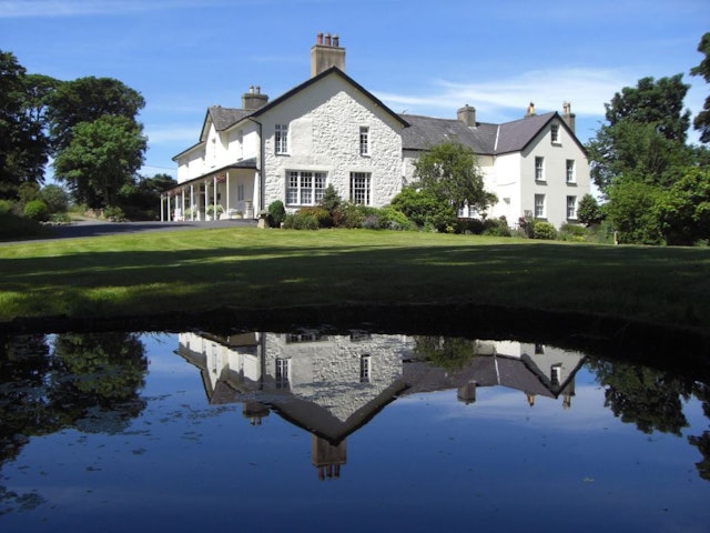 Plas Dinas Country House
